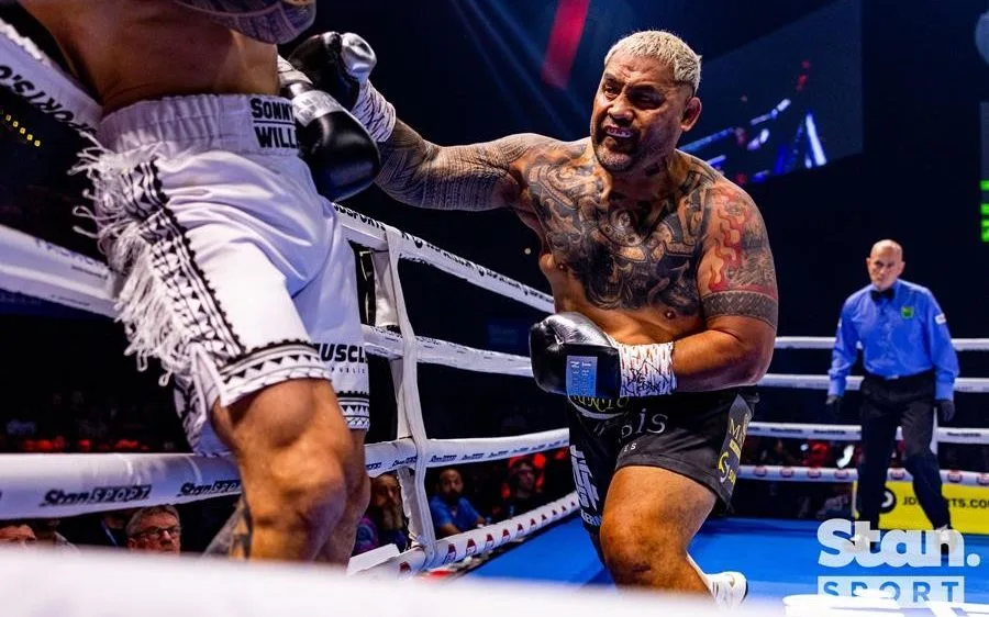 Sonny Bill Williams v Mark Hunt