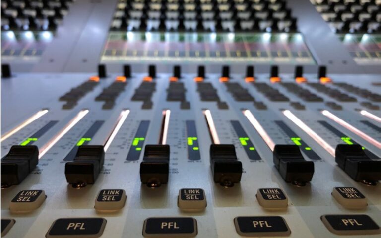 The Murdochs: Empire of Influence on SBS