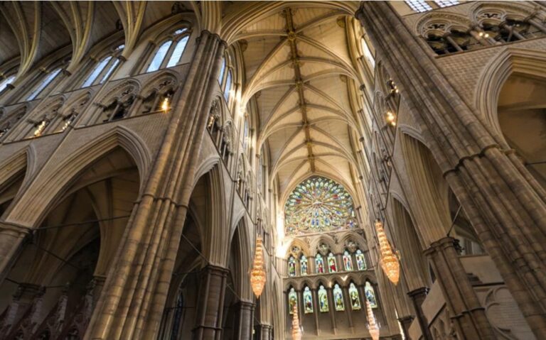 Westminster Abbey: Behind Closed Doors on SBS