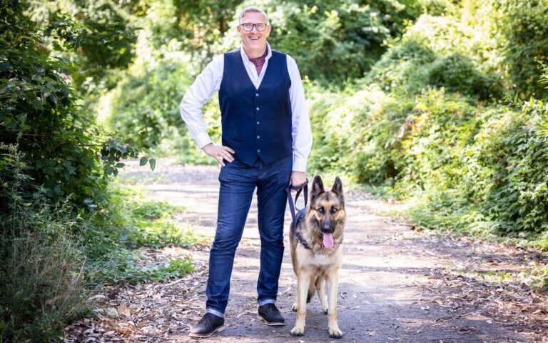 Dogs Behaving (Very) Badly Australia on 10