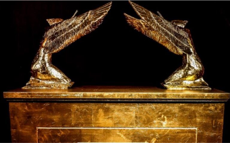 Mystery of the Ark of Covenant on SBS