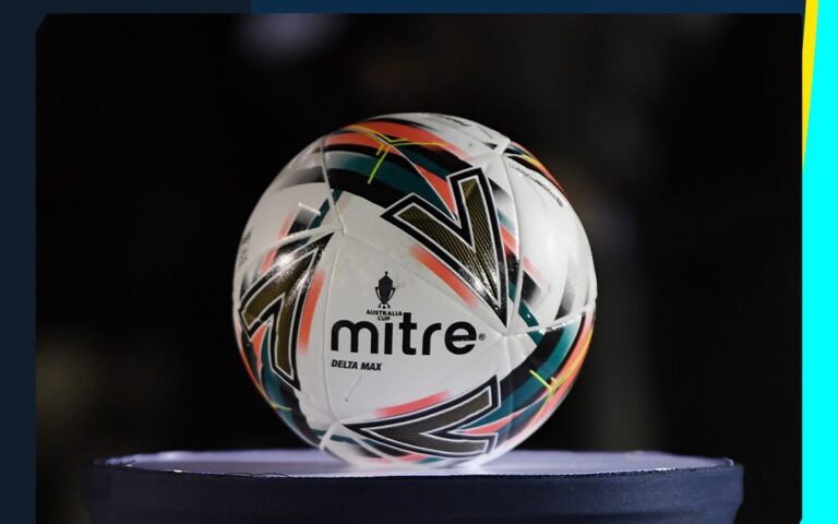 Live Football on 10 Play