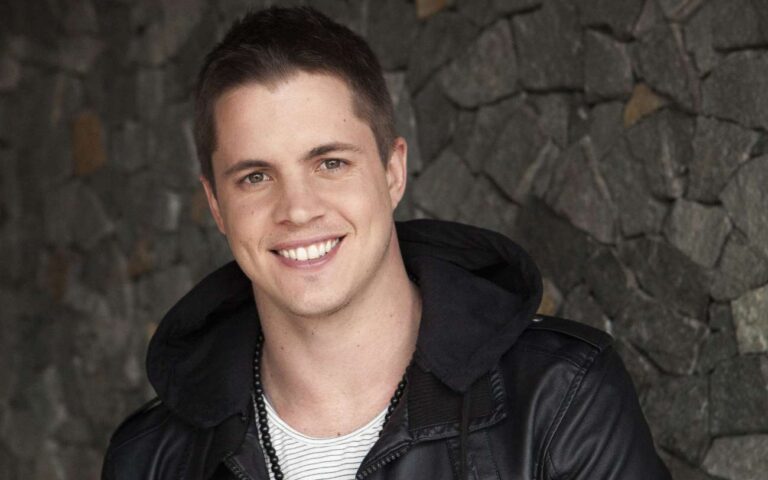 Vale | Johnny Ruffo