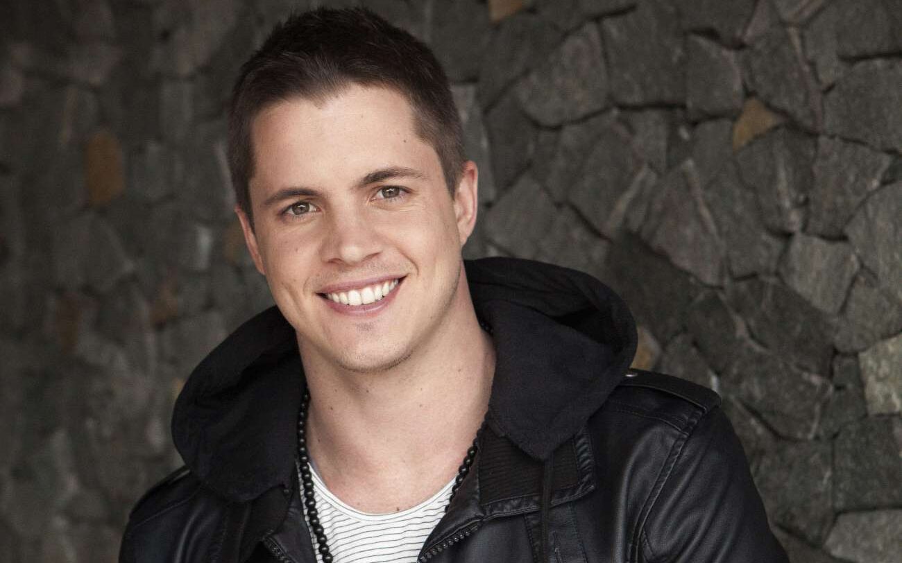 Vale | Johnny Ruffo