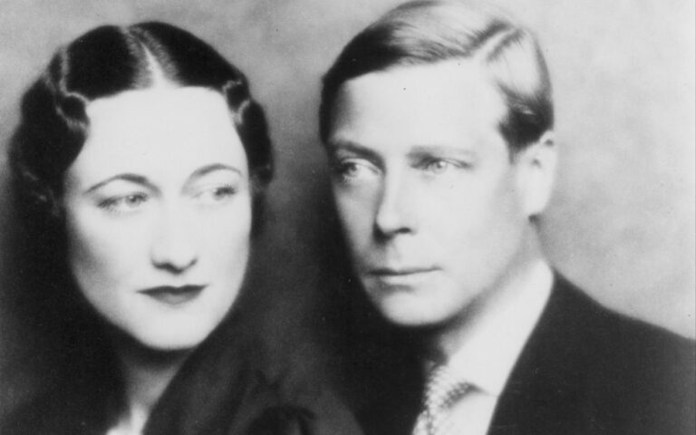 A Very Royal Crisis: Countdown to Abdication on SBS