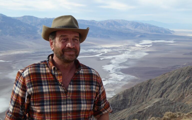 Nick Knowles Into Death Valley on SBS