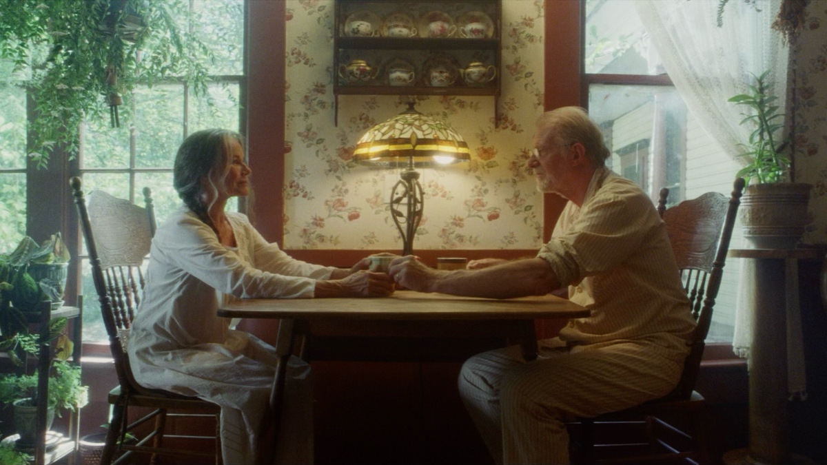 Strange Darling trailer