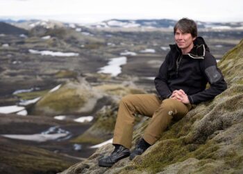 Solar System with Brian Cox on ABC and ABC iview S1E1