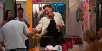 Aussie Shore on Paramount+ has Callum Hole join the cast