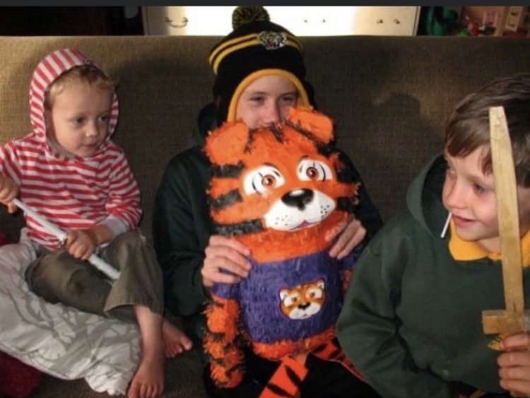 Podcast | Lee Tiger Halley (Boy Swallows Universe)