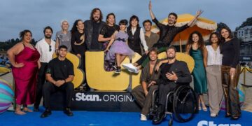 Bump on Stan cast celebrate final season