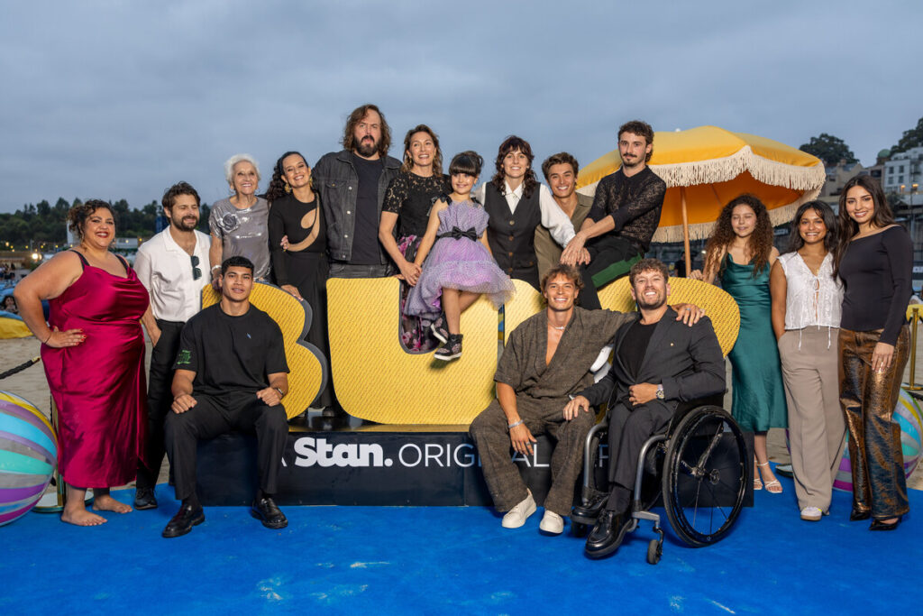 Bump on Stan cast celebrate final season