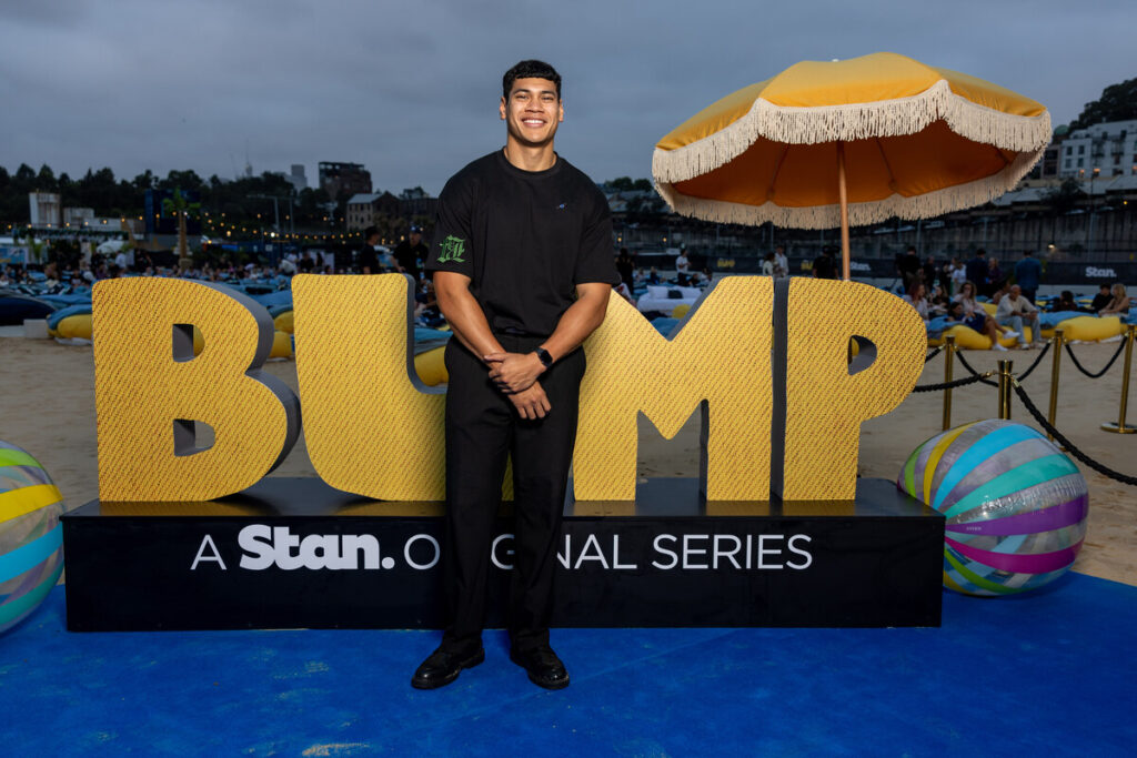 Bump on Stan cast celebrate final season