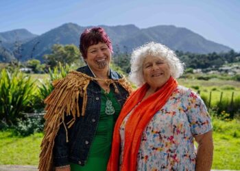 Miriam Margolyes in New Zealand on ABC and ABC iview S1E1