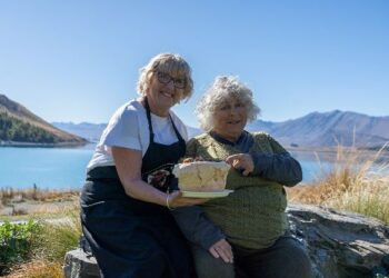 Miriam Margolyes in New Zealand on ABC and ABC iview S1E2