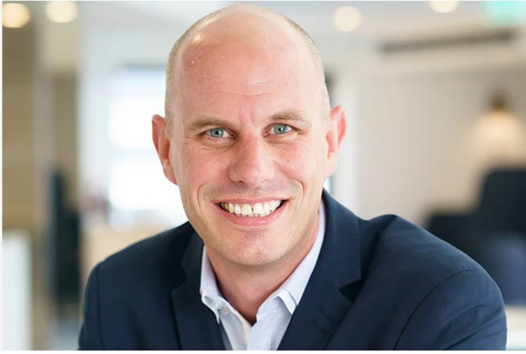 Chris Oliver-Taylor to depart the ABC