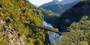 Magical Train Journeys In Switzerland on SBS and SBS on Demand S1E6