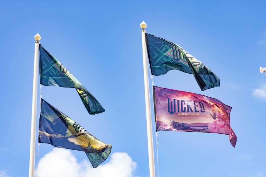 MOVIE | Wicked arrives at Bondi with 'Summer in Oz'