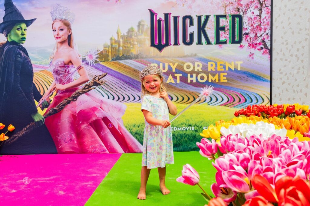 MOVIE | Wicked arrives at Bondi with 'Summer in Oz'