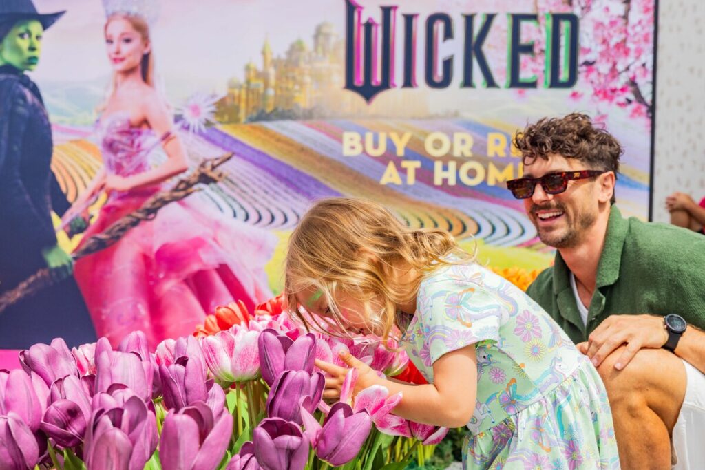 MOVIE | Wicked arrives at Bondi with 'Summer in Oz'