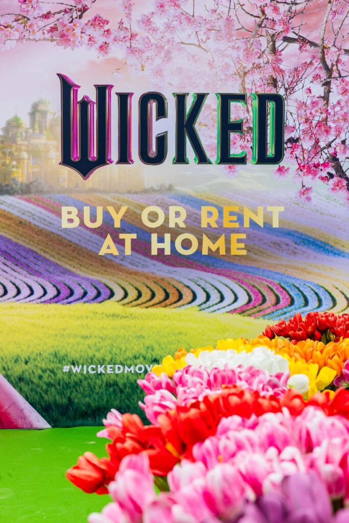 MOVIE | Wicked arrives at Bondi with 'Summer in Oz'