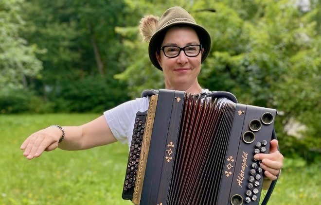 Sue Perkins’ Big Adventure: Paris to Istanbul on ABC and ABC iview S1E3