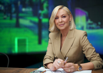 Liz Hayes announces new chapter