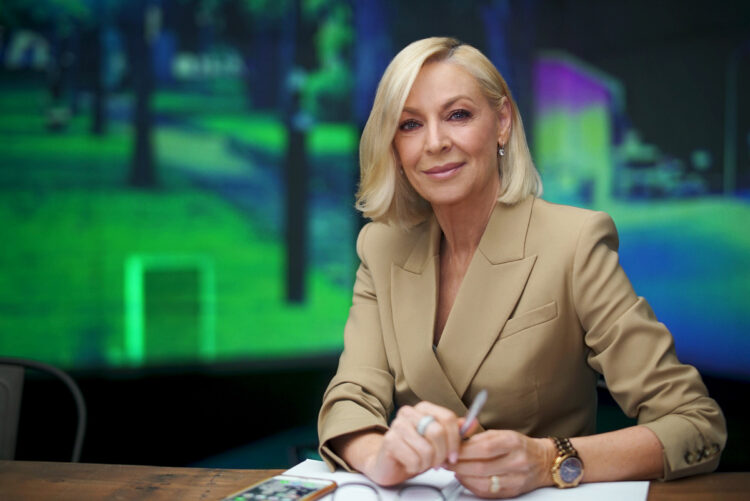 Liz Hayes announces new chapter