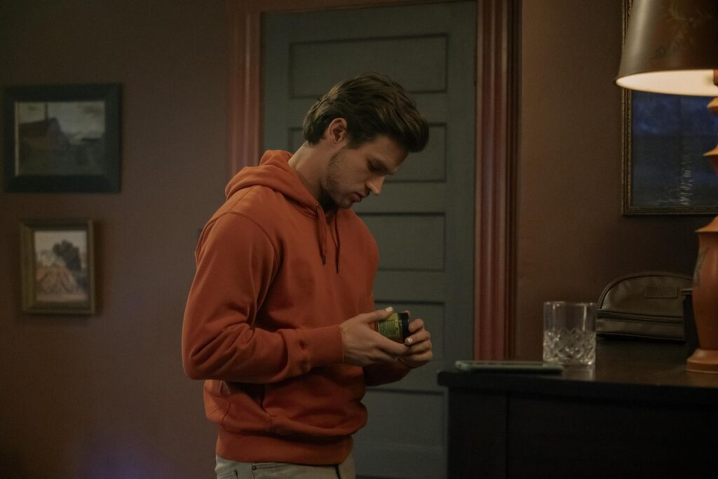 The Parenting on Binge with Lisa Kudrow trailer