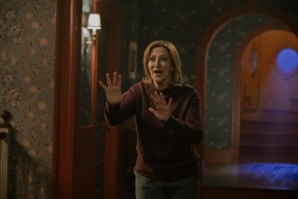 The Parenting on Binge with Lisa Kudrow trailer