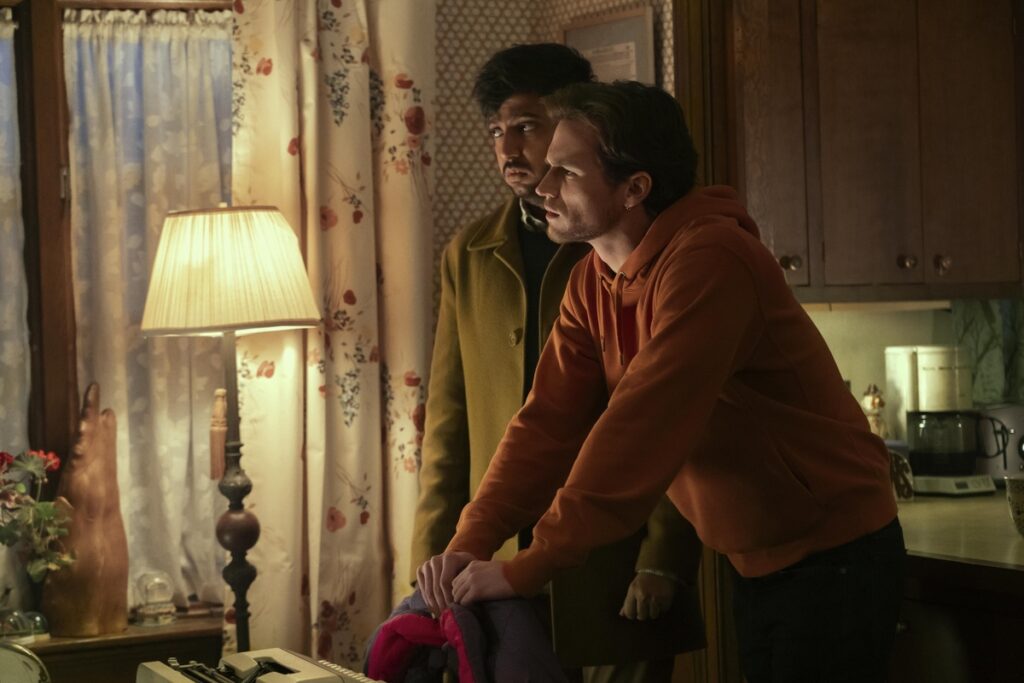 The Parenting on Binge with Lisa Kudrow trailer