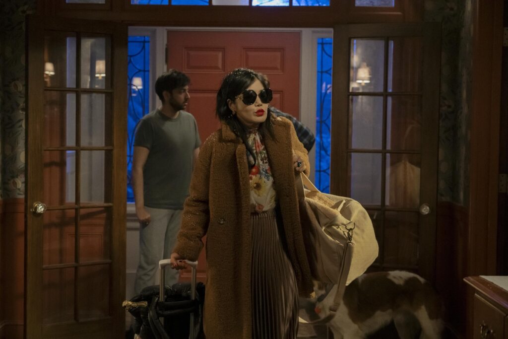 The Parenting on Binge with Lisa Kudrow trailer