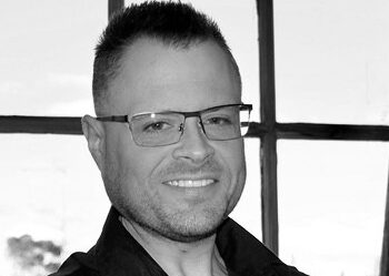 Dan Bennett joins Steve Pennells for Deadset Pictures