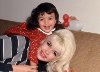 My Mom Jayne on Max with Mariska Hargitay