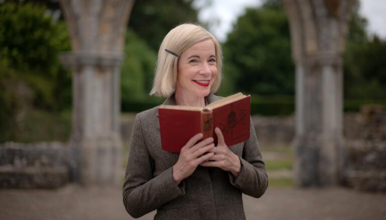 Killing Sherlock With Lucy Worsley on SBS and SBS on Demand S1E1