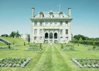 Secrets Of Britain’s Historic Houses & Gardens and SBS and SBS on Demand S2E1