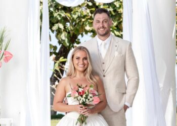 Stranded on Honeymoon Island on Channel 7 meet Amy and Mike