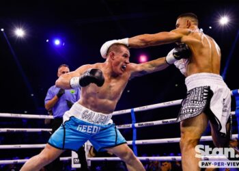 Paul Gallen victorious in explosive fight with Sonny Bill Williams on Stan