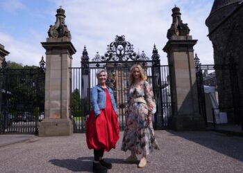 The Royals: A History of Scandals on SBS and SBS on Demand S2E1