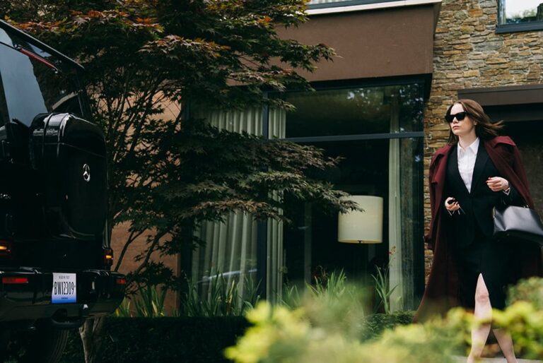 MOVIE | Bugonia official trailer