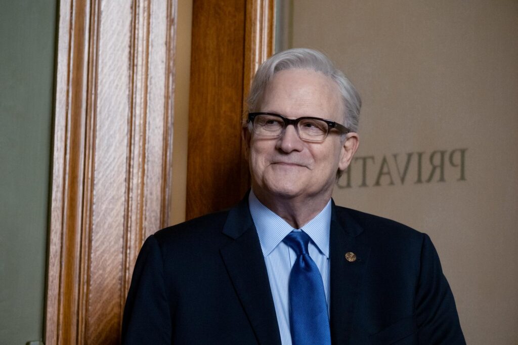 MOVIE | Ella McCay trailer