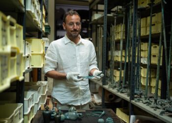 Pompeii: The New Dig – House Of Treasures on SBS and SBS on Demand