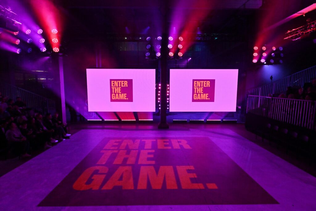 Foxtel Upfront | Sporting greats and acclaimed actors walk the red carpet