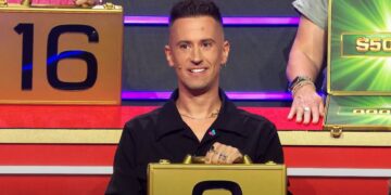 Luke And ‘Sassy’ Scott on Deal or No Deal on 10