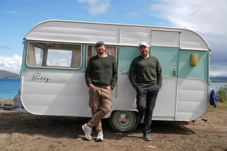 Off the Grid with Colin and Manu on Channel 7 and 7plus S1E2