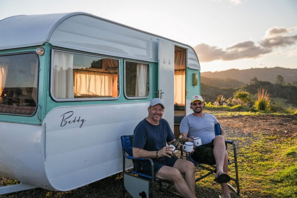 Off the Grid with Colin and Manu on Channel 7 and 7plus S1E2