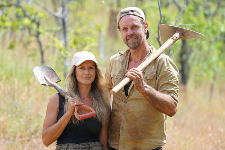 Outback Crystal Hunters returns for new season, unearthing treasure in Western Australia’s rugged terrain