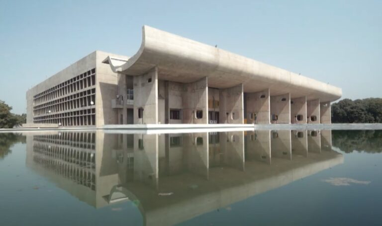 October 2025 on iwonder