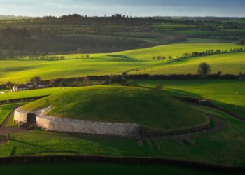 From That Small Island: The Story Of The Irish on SBS and SBS on Demand S1E1