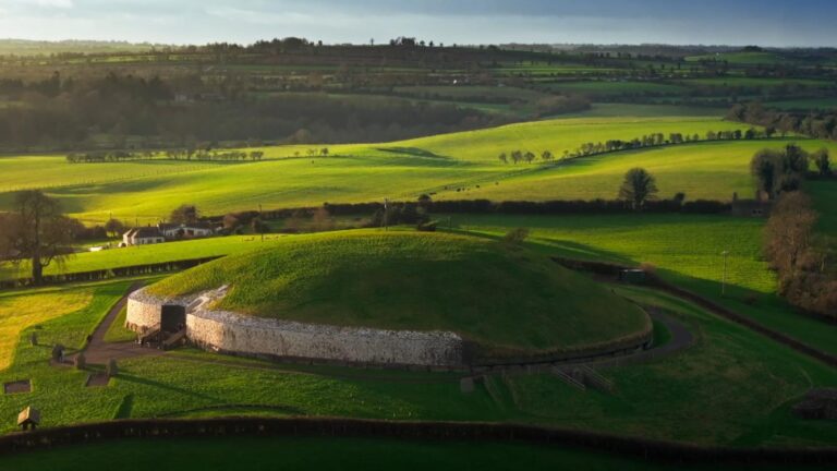 From That Small Island: The Story Of The Irish on SBS and SBS on Demand S1E1